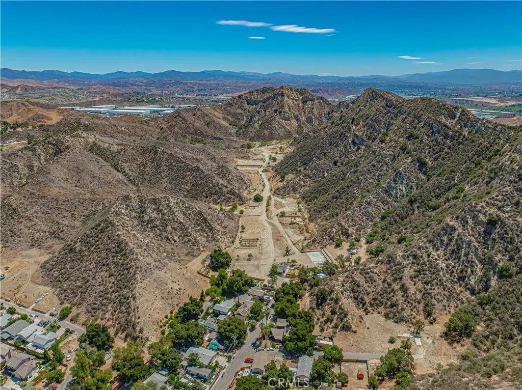 29701 Jackson Street, Castaic, California 91384 home-pic-4